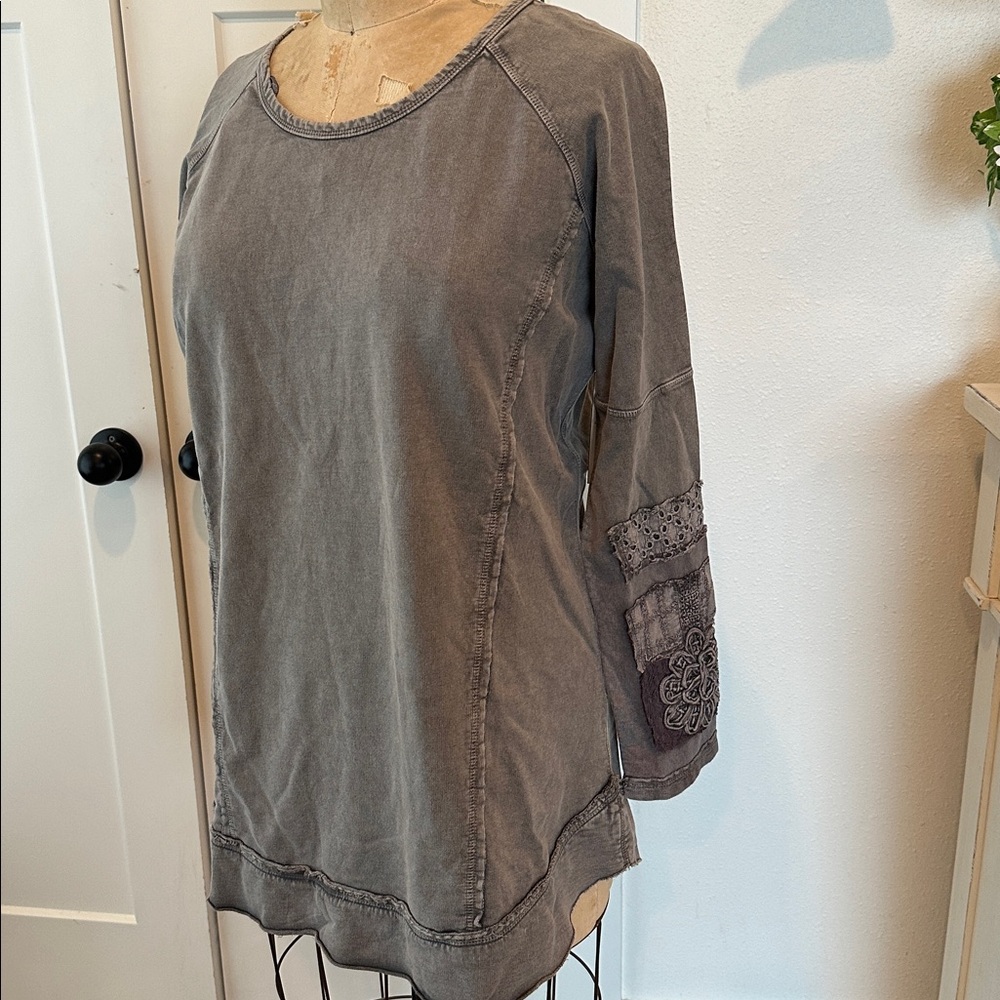 Tru luxe jeans acid wash patch embroidered tunic sweatshirt in Grey size XL NWT